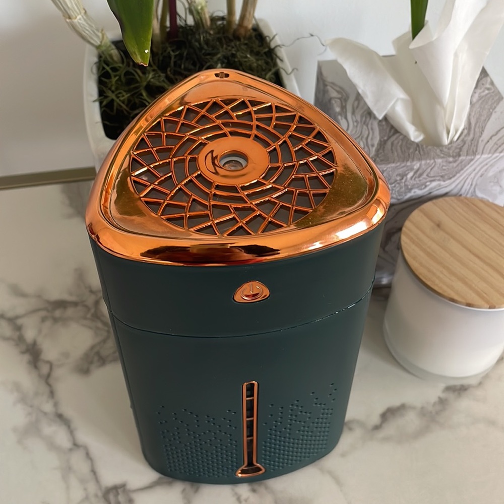 Bedside Humidifier/ Aromatherapy Diffuser - Picture 3 of 7